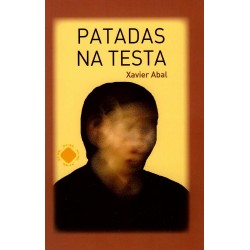 Patadas na testa